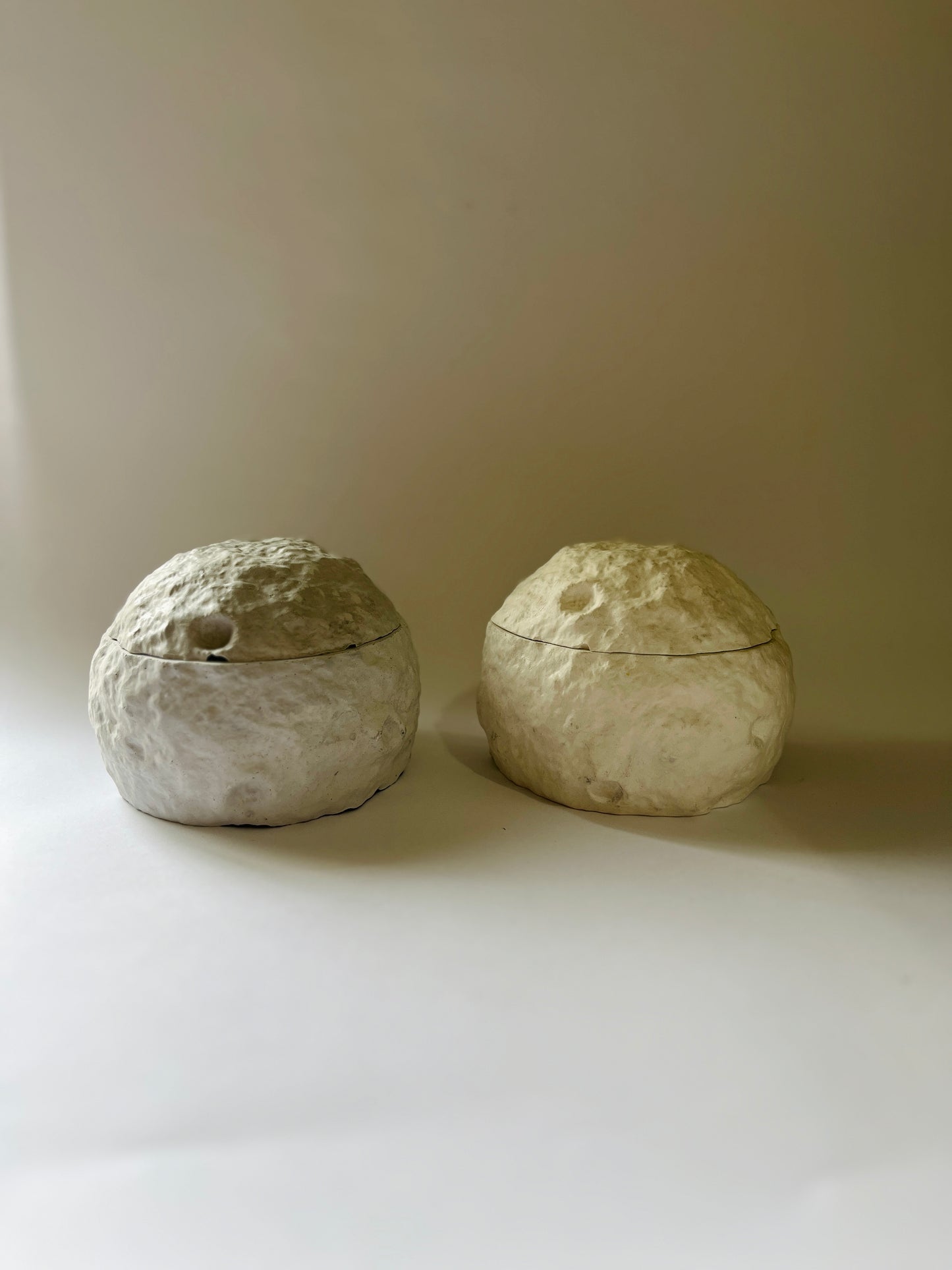Cratera – Concrete Vessel | Moonglow