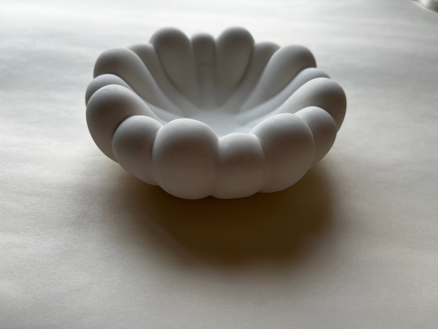 Lune Pebble – Concrete Vessel | Moonglow