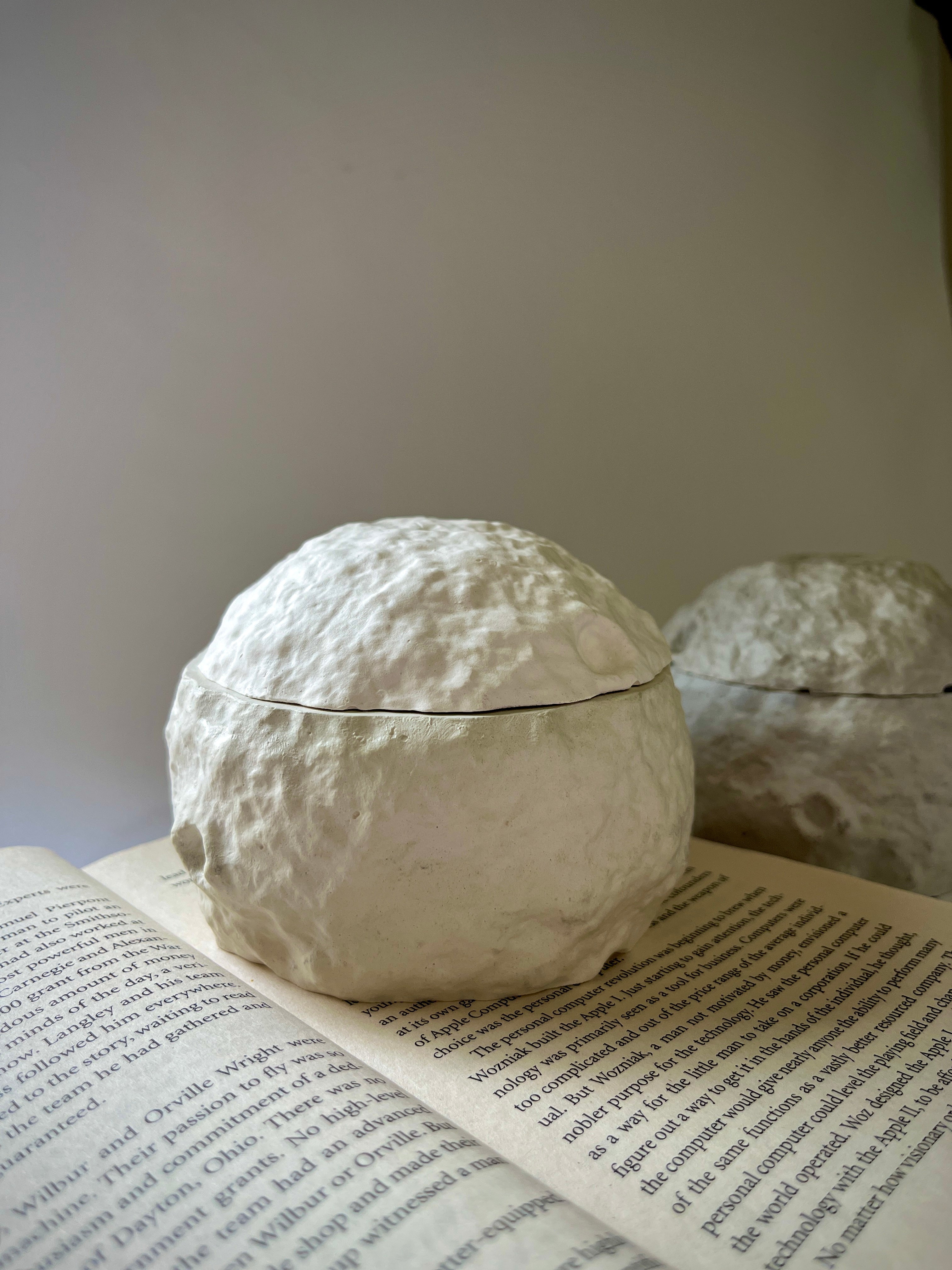 Cratera – Concrete Vessel | Moonglow