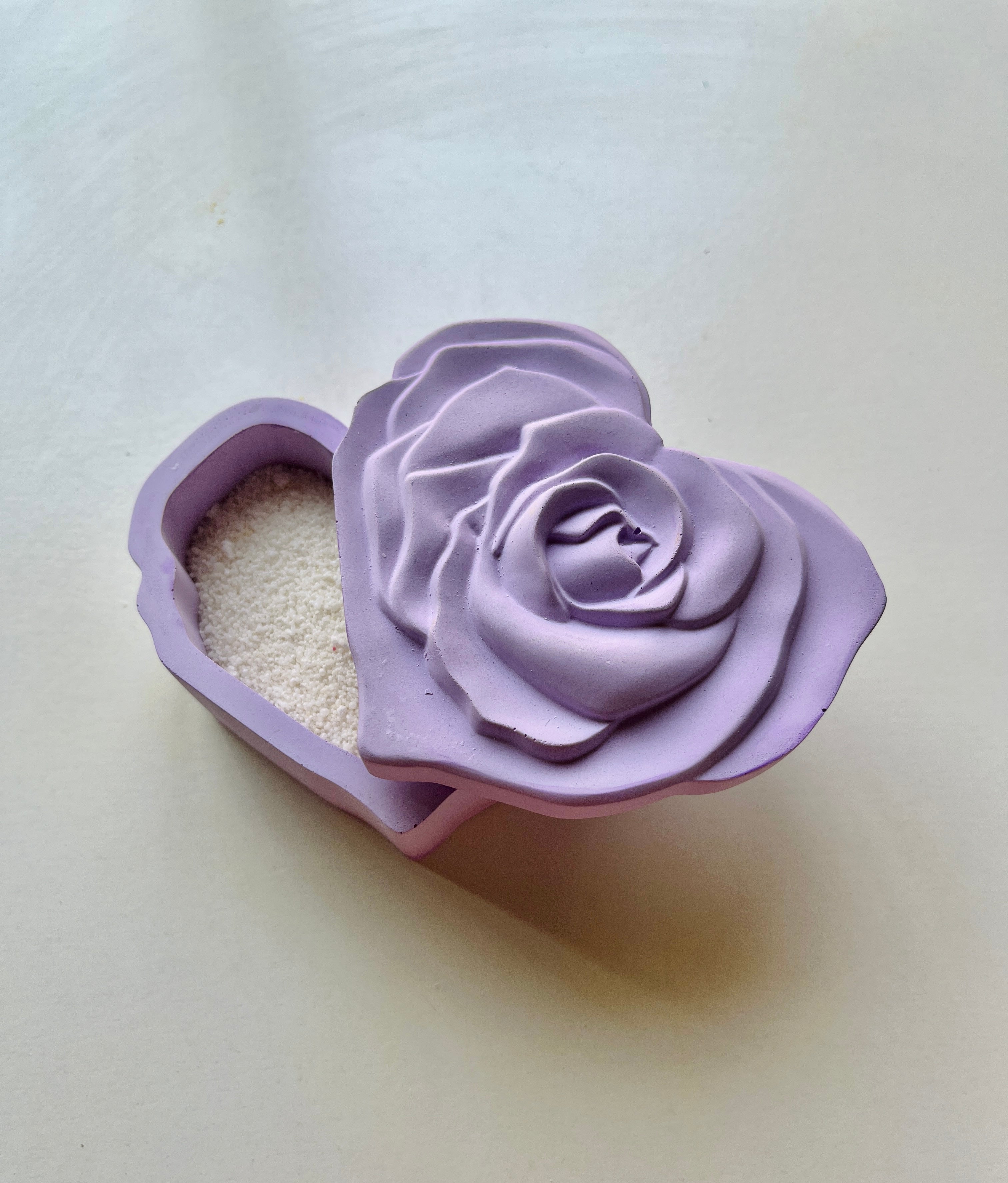 L’Rose – Concrete Vessel | Moonglow