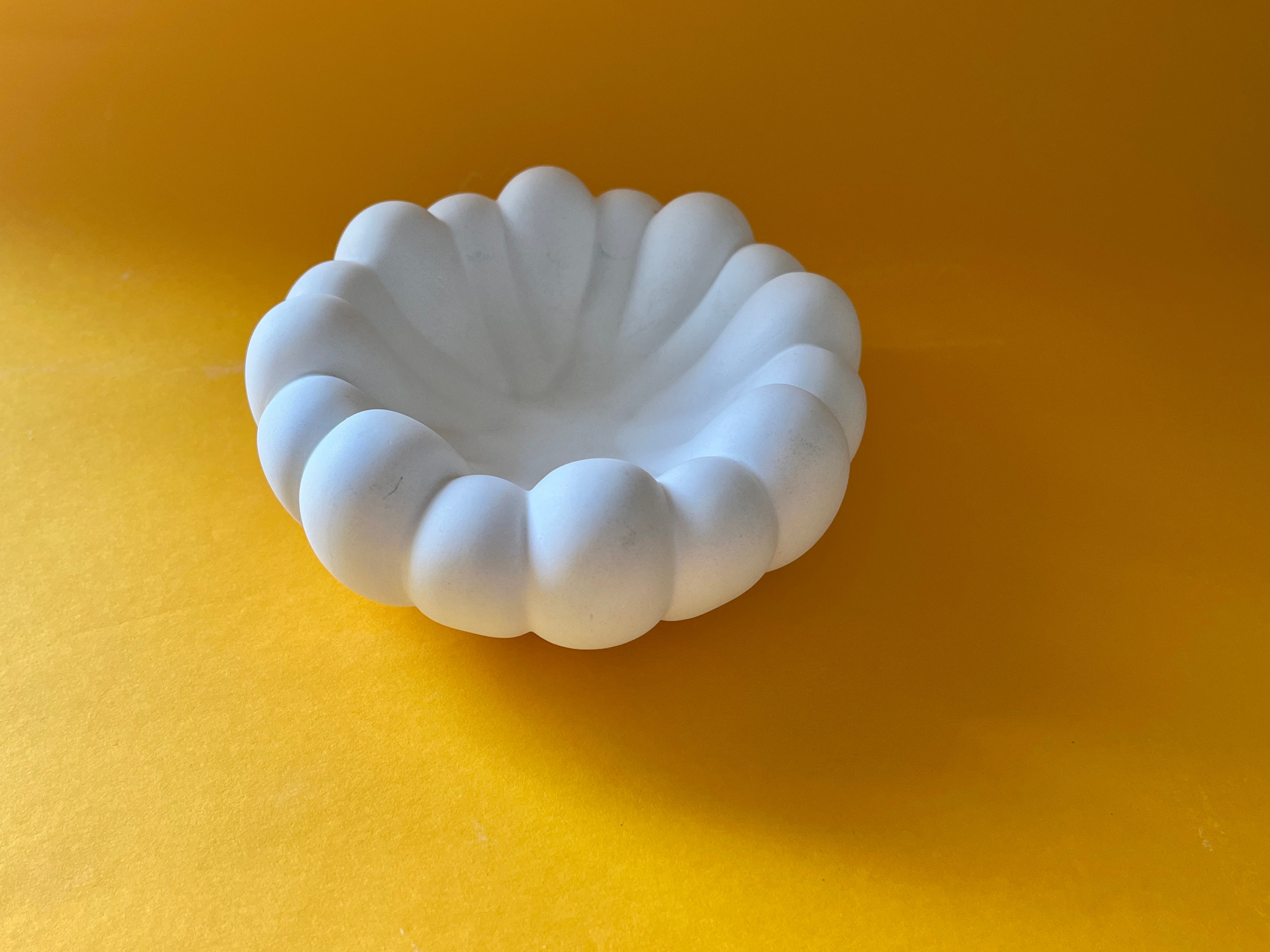 Luna Pebble – Concrete Vessel | Moonglow